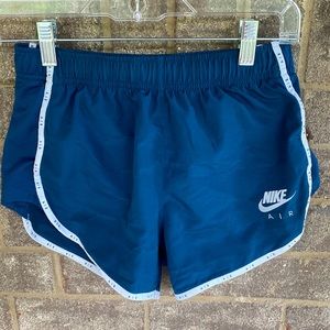 Nike women’s athletic shorts size xs like new.